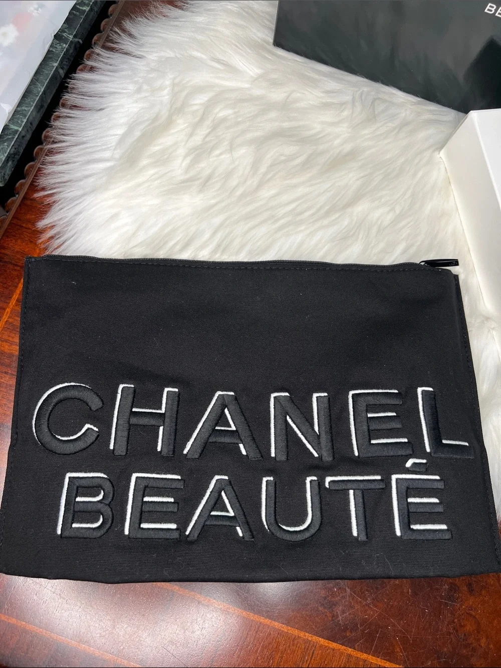 CHANEL BEAUTY Set: La Mousse, Volume Mascara &Rouge Coco Baume With Cosmetic Bag